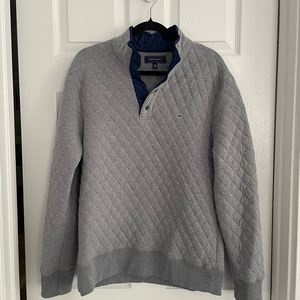 Crown & Ivy Quilted Pullover